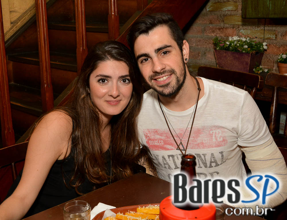 Happy hour divertido e animado agitou o Paralelo 12:27 da Vila Mariana Happy hour divertido e animado agitou o Paralelo 12:27 da Vila Mariana