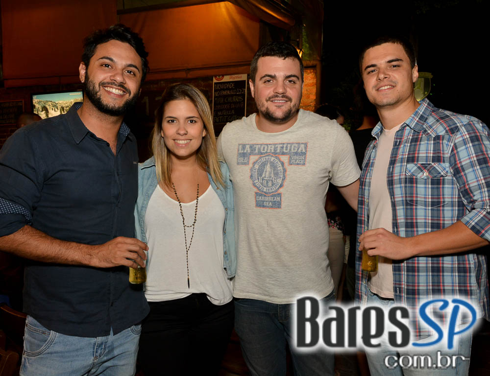 Happy hour divertido e animado agitou o Paralelo 12:27 da Vila Mariana Happy hour divertido e animado agitou o Paralelo 12:27 da Vila Mariana