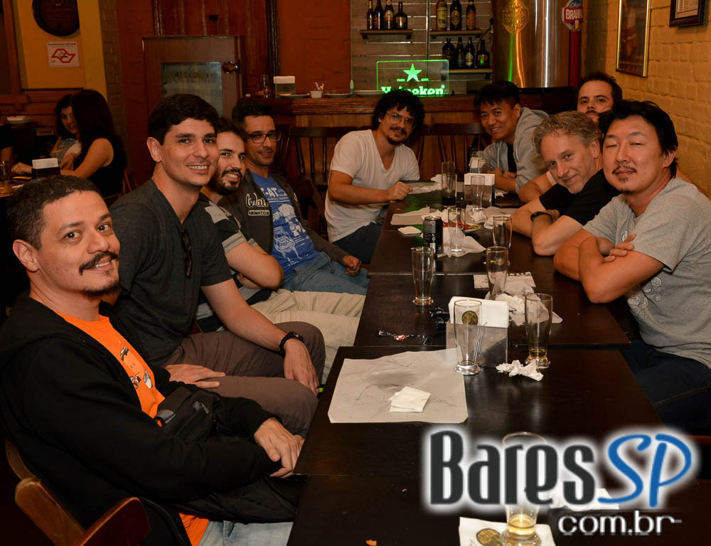 Happy hour divertido e animado agitou o Paralelo 12:27 da Vila Mariana Happy hour divertido e animado agitou o Paralelo 12:27 da Vila Mariana