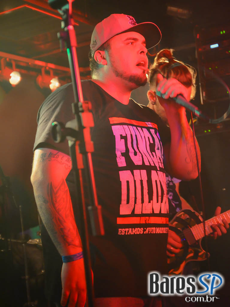 Morrison Rock Bar apresentou bandas covers do Charlie Brown Jr, System of Down e Red Hot Chilli Peppers Morrison Rock Bar apresentou bandas covers do Charlie Brown Jr, System of Down e Red Hot Chilli Peppers