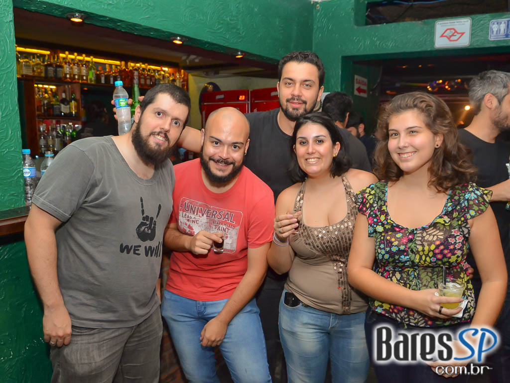 Morrison Rock Bar apresentou bandas covers do Charlie Brown Jr, System of Down e Red Hot Chilli Peppers Morrison Rock Bar apresentou bandas covers do Charlie Brown Jr, System of Down e Red Hot Chilli Peppers