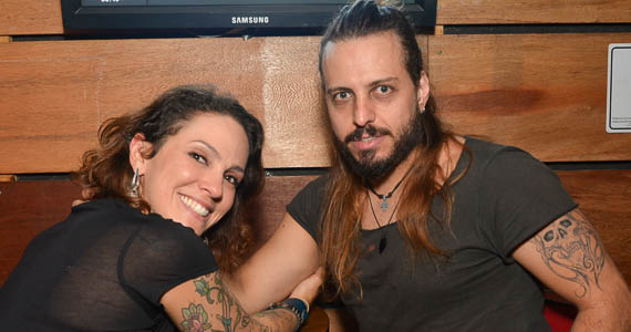 Banda Hot Rocks se apresentou neste sábado no Ozzy Pub com muito rock