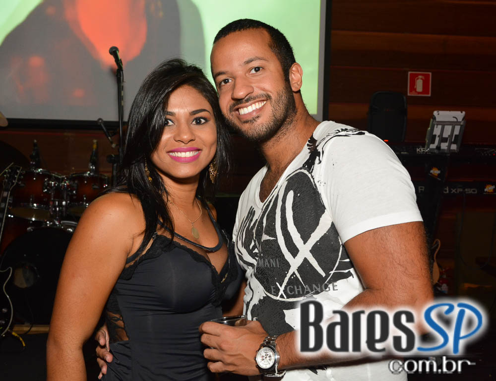 Banda Hot Rocks se apresentou neste sábado no Ozzy Pub com muito rock Banda Hot Rocks se apresentou neste sábado no Ozzy Pub com muito rock