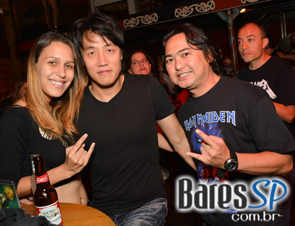 Banda Hot Rocks se apresentou neste sábado no Ozzy Pub com muito rock Banda Hot Rocks se apresentou neste sábado no Ozzy Pub com muito rock