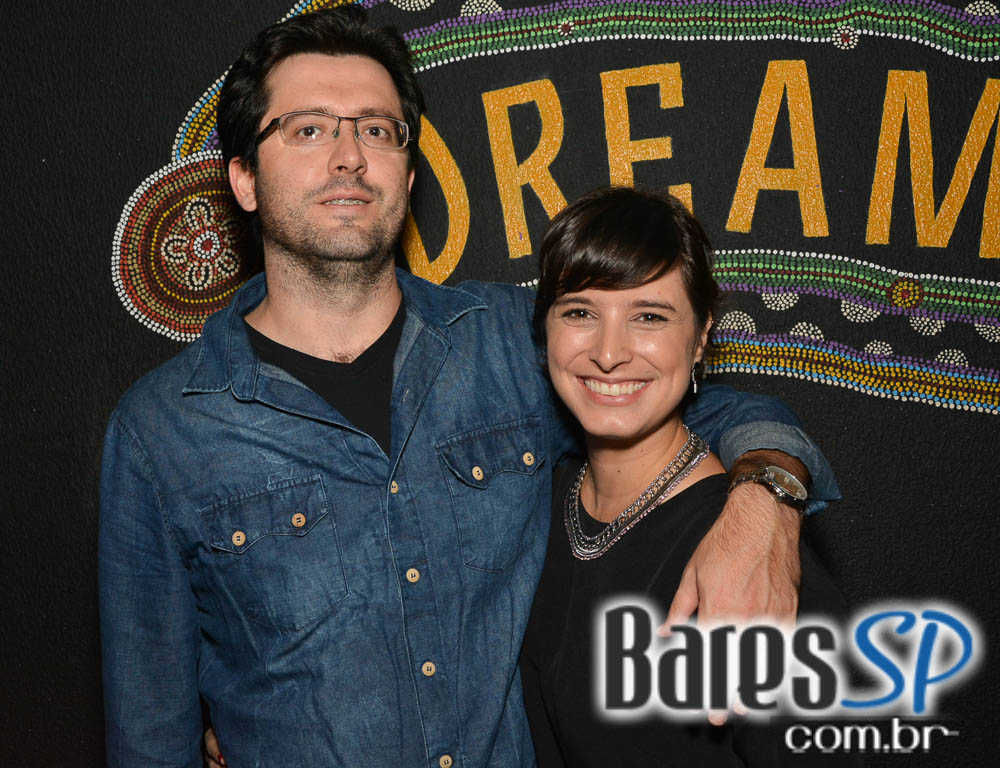 Banda Hot Rocks se apresentou neste sábado no Ozzy Pub com muito rock Banda Hot Rocks se apresentou neste sábado no Ozzy Pub com muito rock