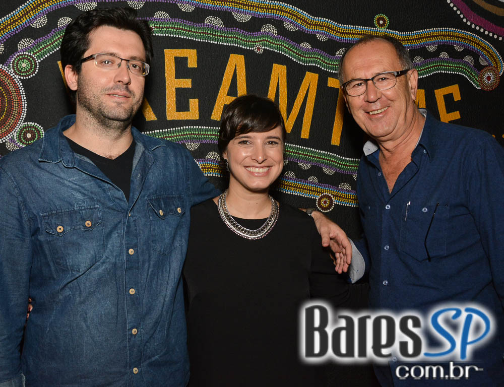 Banda Hot Rocks se apresentou neste sábado no Ozzy Pub com muito rock Banda Hot Rocks se apresentou neste sábado no Ozzy Pub com muito rock