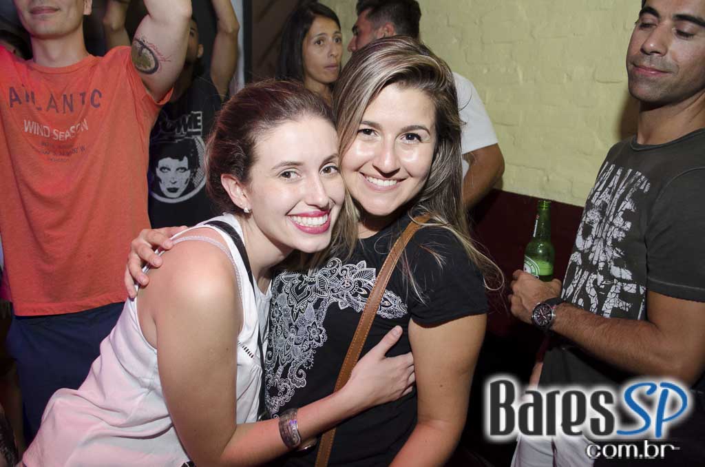 Bloco Domingo Ela Não Vai fez esquenta para o Carnaval 2016 no Jongo Reverendo Bloco Domingo Ela Não Vai fez esquenta para o Carnaval 2016 no Jongo Reverendo