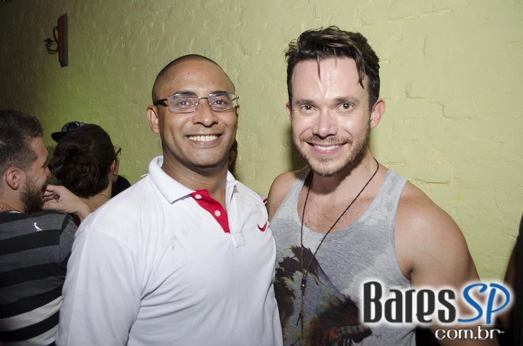 Bloco Domingo Ela Não Vai fez esquenta para o Carnaval 2016 no Jongo Reverendo Bloco Domingo Ela Não Vai fez esquenta para o Carnaval 2016 no Jongo Reverendo