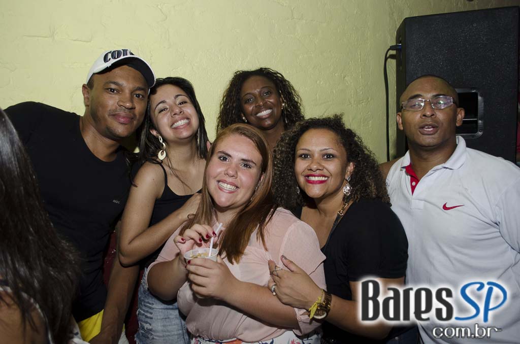 Bloco Domingo Ela Não Vai fez esquenta para o Carnaval 2016 no Jongo Reverendo Bloco Domingo Ela Não Vai fez esquenta para o Carnaval 2016 no Jongo Reverendo