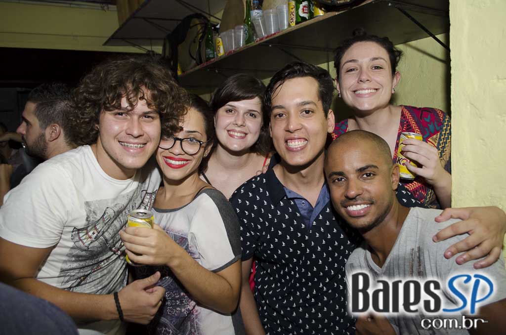 Bloco Domingo Ela Não Vai fez esquenta para o Carnaval 2016 no Jongo Reverendo Bloco Domingo Ela Não Vai fez esquenta para o Carnaval 2016 no Jongo Reverendo