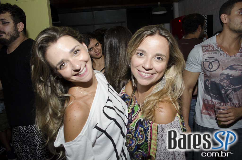 Bloco Domingo Ela Não Vai fez esquenta para o Carnaval 2016 no Jongo Reverendo Bloco Domingo Ela Não Vai fez esquenta para o Carnaval 2016 no Jongo Reverendo