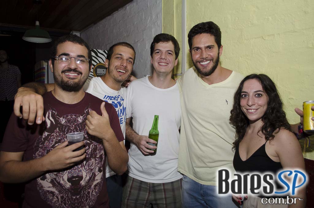 Bloco Domingo Ela Não Vai fez esquenta para o Carnaval 2016 no Jongo Reverendo Bloco Domingo Ela Não Vai fez esquenta para o Carnaval 2016 no Jongo Reverendo