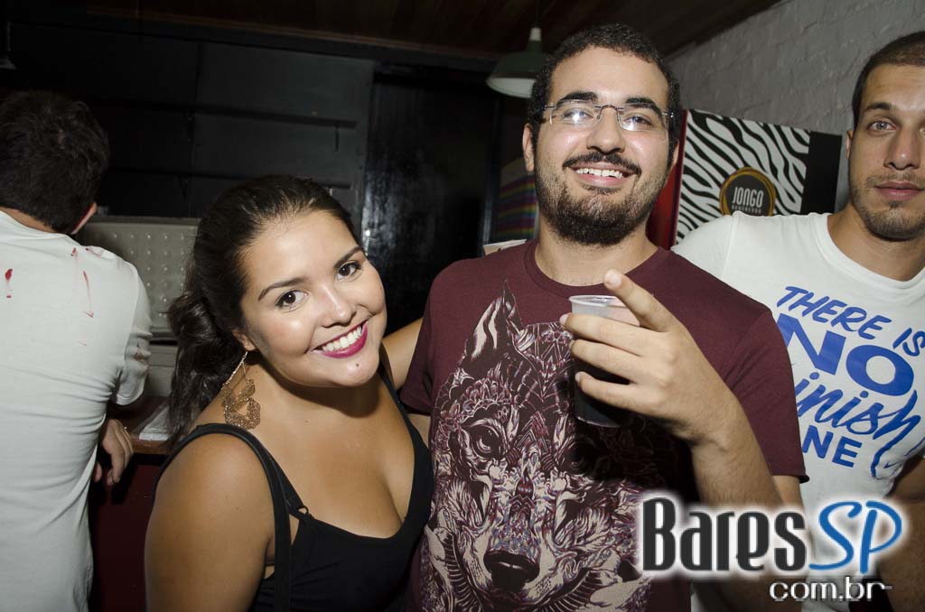 Bloco Domingo Ela Não Vai fez esquenta para o Carnaval 2016 no Jongo Reverendo Bloco Domingo Ela Não Vai fez esquenta para o Carnaval 2016 no Jongo Reverendo