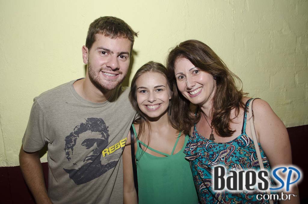 Bloco Domingo Ela Não Vai fez esquenta para o Carnaval 2016 no Jongo Reverendo Bloco Domingo Ela Não Vai fez esquenta para o Carnaval 2016 no Jongo Reverendo