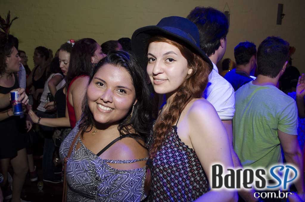 Bloco Domingo Ela Não Vai fez esquenta para o Carnaval 2016 no Jongo Reverendo Bloco Domingo Ela Não Vai fez esquenta para o Carnaval 2016 no Jongo Reverendo