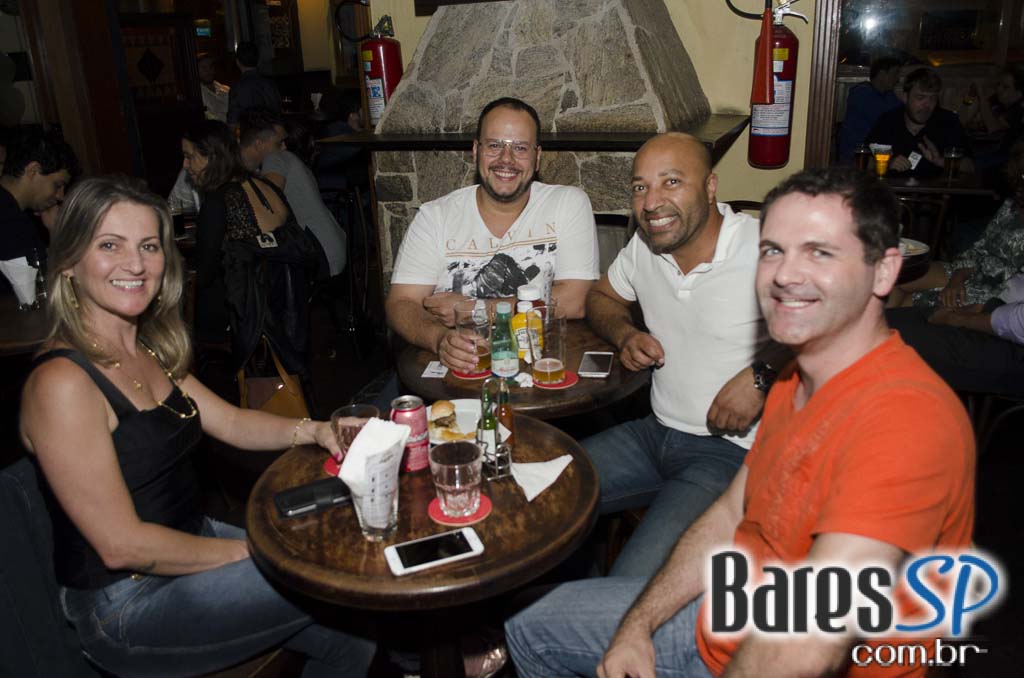 All Black embalou a noite ao som da banda Master Blaster All Black embalou a noite ao som da banda Master Blaster