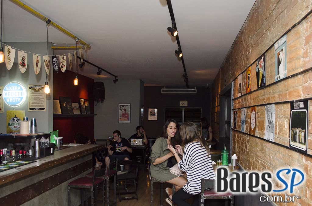 Festa Atomic Bom com Djs residentes animaram a sexta-feira do Razzmatazz Festa Atomic Bom com Djs residentes animaram a sexta-feira do Razzmatazz