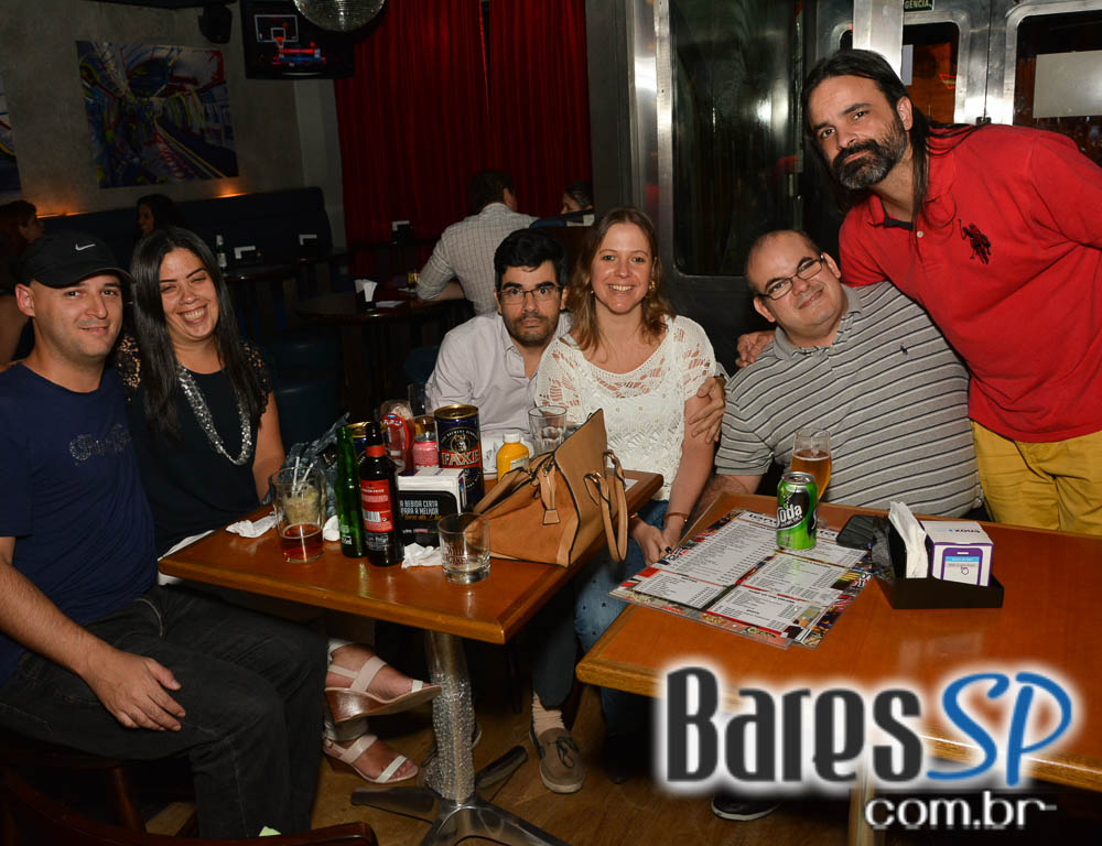 Banda Highlander agitou a London Station com o melhor do classic rock Banda Highlander agitou a London Station com o melhor do classic rock