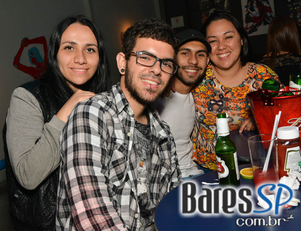 Banda Highlander agitou a London Station com o melhor do classic rock Banda Highlander agitou a London Station com o melhor do classic rock