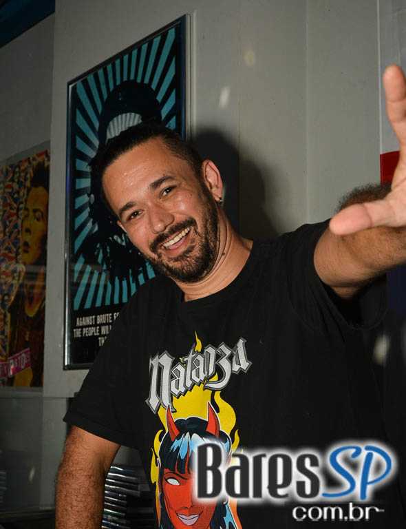 Banda Highlander agitou a London Station com o melhor do classic rock Banda Highlander agitou a London Station com o melhor do classic rock