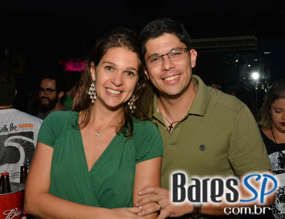 Banda Highlander agitou a London Station com o melhor do classic rock Banda Highlander agitou a London Station com o melhor do classic rock