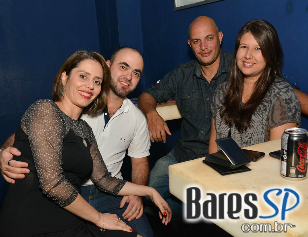 Banda Highlander agitou a London Station com o melhor do classic rock Banda Highlander agitou a London Station com o melhor do classic rock