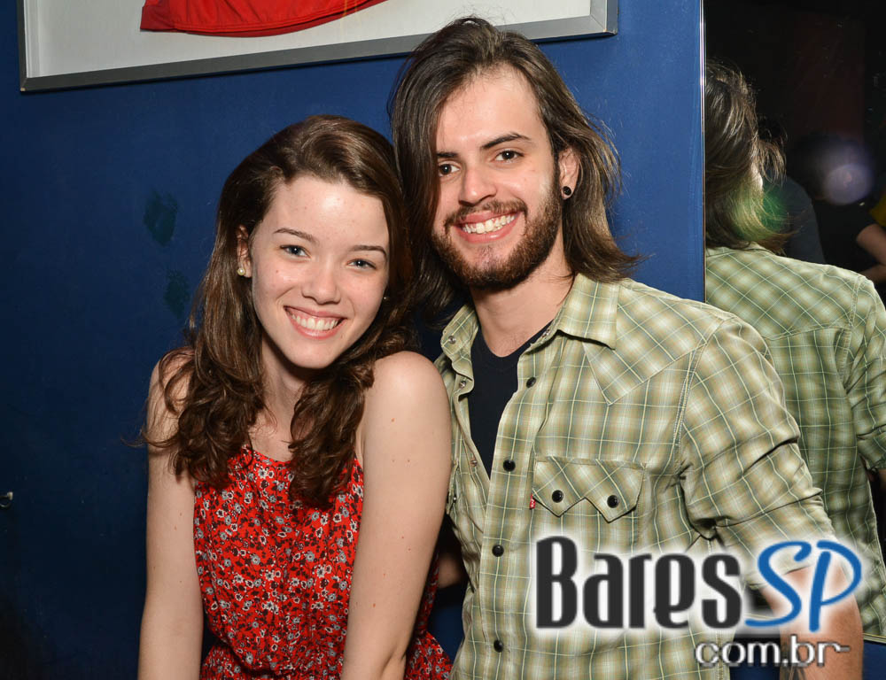 Banda Highlander agitou a London Station com o melhor do classic rock Banda Highlander agitou a London Station com o melhor do classic rock