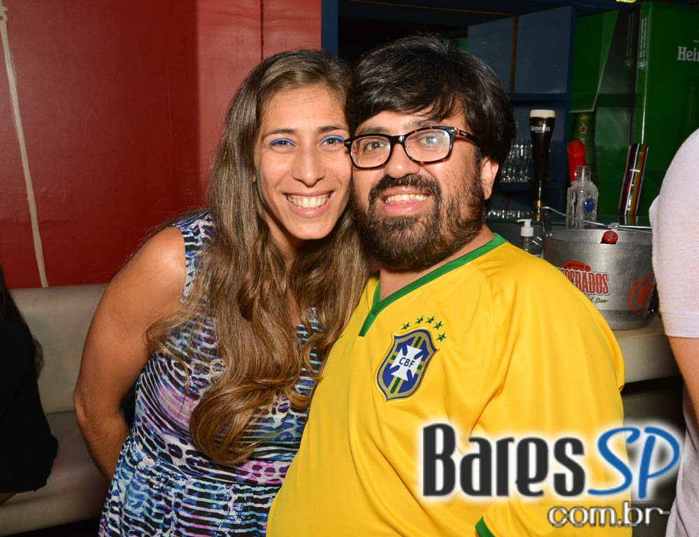 Banda Highlander agitou a London Station com o melhor do classic rock Banda Highlander agitou a London Station com o melhor do classic rock