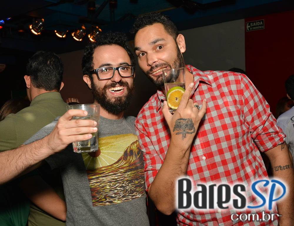 Banda Highlander agitou a London Station com o melhor do classic rock Banda Highlander agitou a London Station com o melhor do classic rock