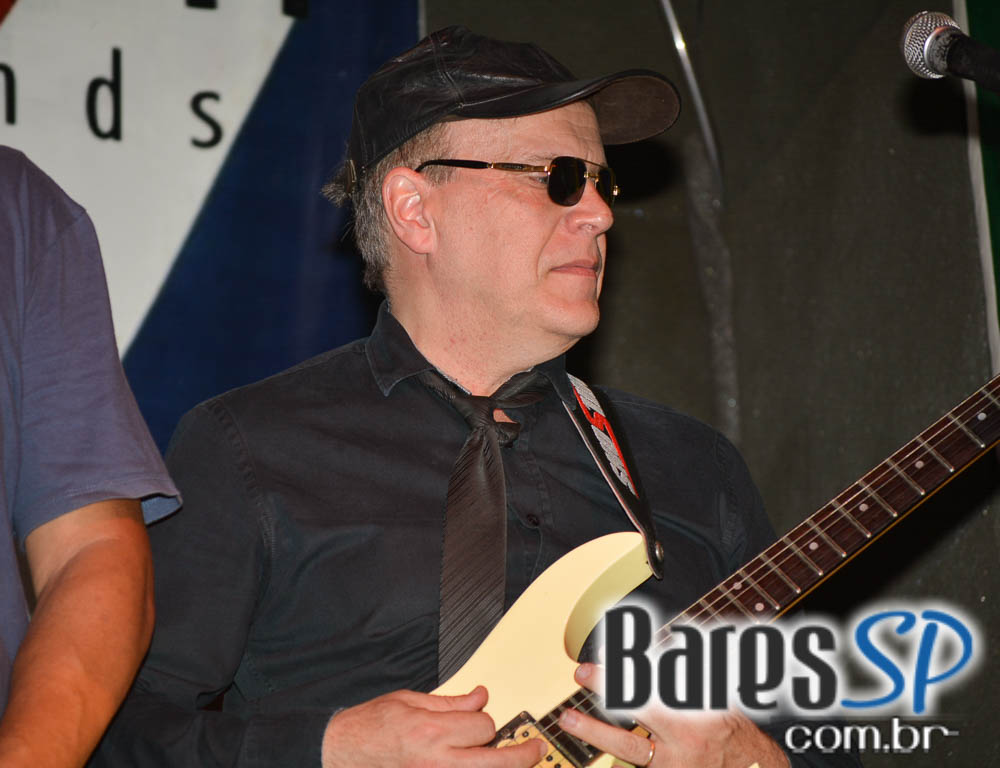 Banda Highlander agitou a London Station com o melhor do classic rock Banda Highlander agitou a London Station com o melhor do classic rock