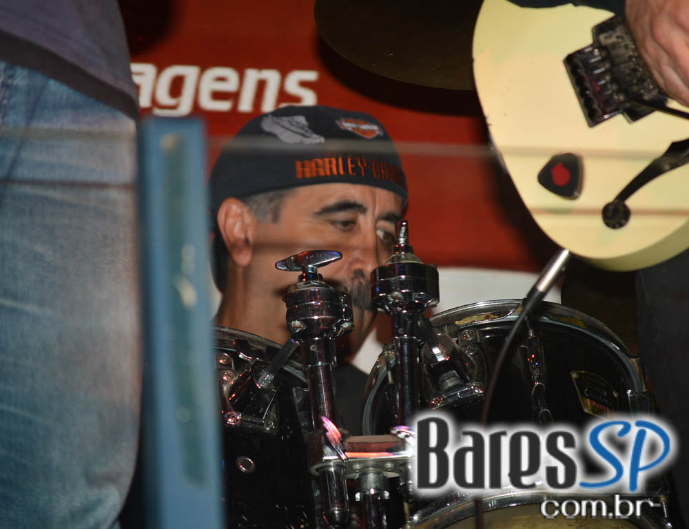 Banda Highlander agitou a London Station com o melhor do classic rock Banda Highlander agitou a London Station com o melhor do classic rock