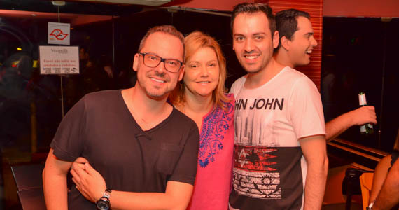 Banda Double Shot e DJ Ana Serroni animaram a noite de sábado do Vermont Itaim