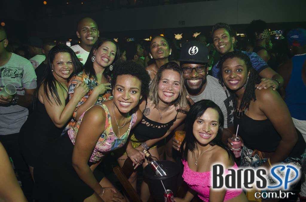 Cantor Mumuzinho se apresentou nesta sexta-feira no Carioca Club Cantor Mumuzinho se apresentou nesta sexta-feira no Carioca Club