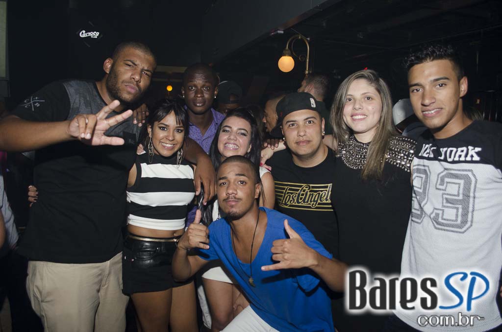 Cantor Mumuzinho se apresentou nesta sexta-feira no Carioca Club Cantor Mumuzinho se apresentou nesta sexta-feira no Carioca Club