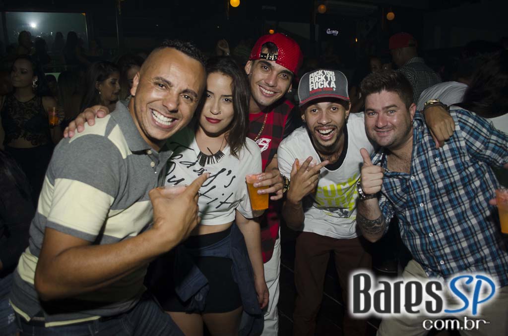 Cantor Mumuzinho se apresentou nesta sexta-feira no Carioca Club Cantor Mumuzinho se apresentou nesta sexta-feira no Carioca Club