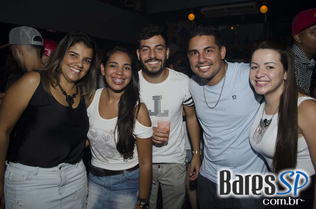 Cantor Mumuzinho se apresentou nesta sexta-feira no Carioca Club Cantor Mumuzinho se apresentou nesta sexta-feira no Carioca Club