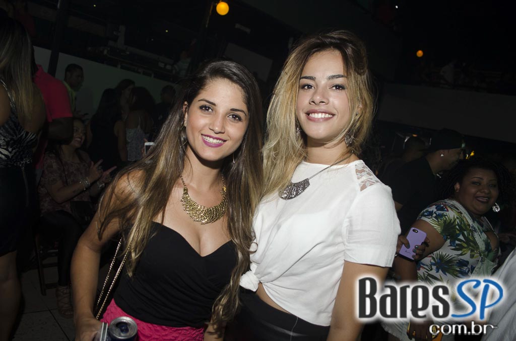 Cantor Mumuzinho se apresentou nesta sexta-feira no Carioca Club Cantor Mumuzinho se apresentou nesta sexta-feira no Carioca Club