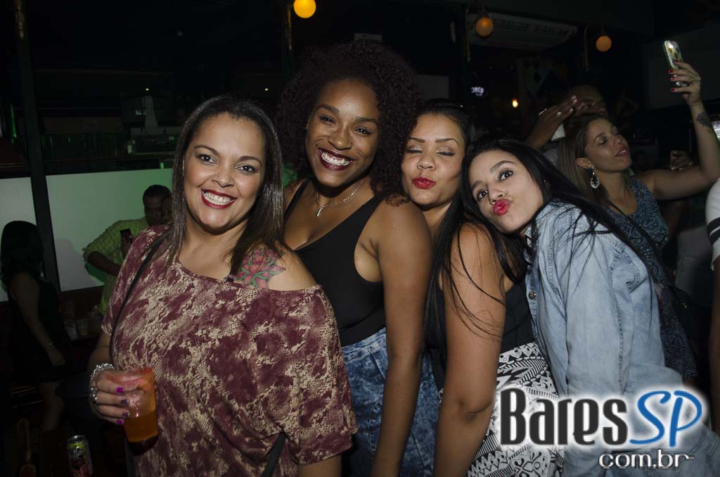 Cantor Mumuzinho se apresentou nesta sexta-feira no Carioca Club Cantor Mumuzinho se apresentou nesta sexta-feira no Carioca Club