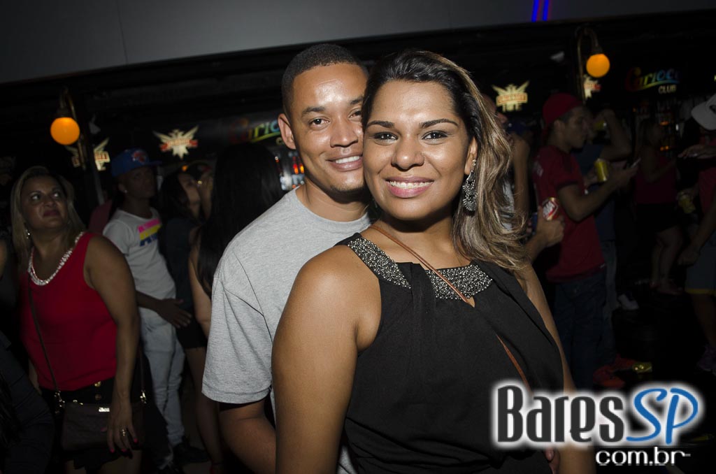 Cantor Mumuzinho se apresentou nesta sexta-feira no Carioca Club Cantor Mumuzinho se apresentou nesta sexta-feira no Carioca Club