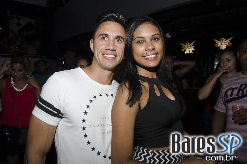 Cantor Mumuzinho se apresentou nesta sexta-feira no Carioca Club Cantor Mumuzinho se apresentou nesta sexta-feira no Carioca Club