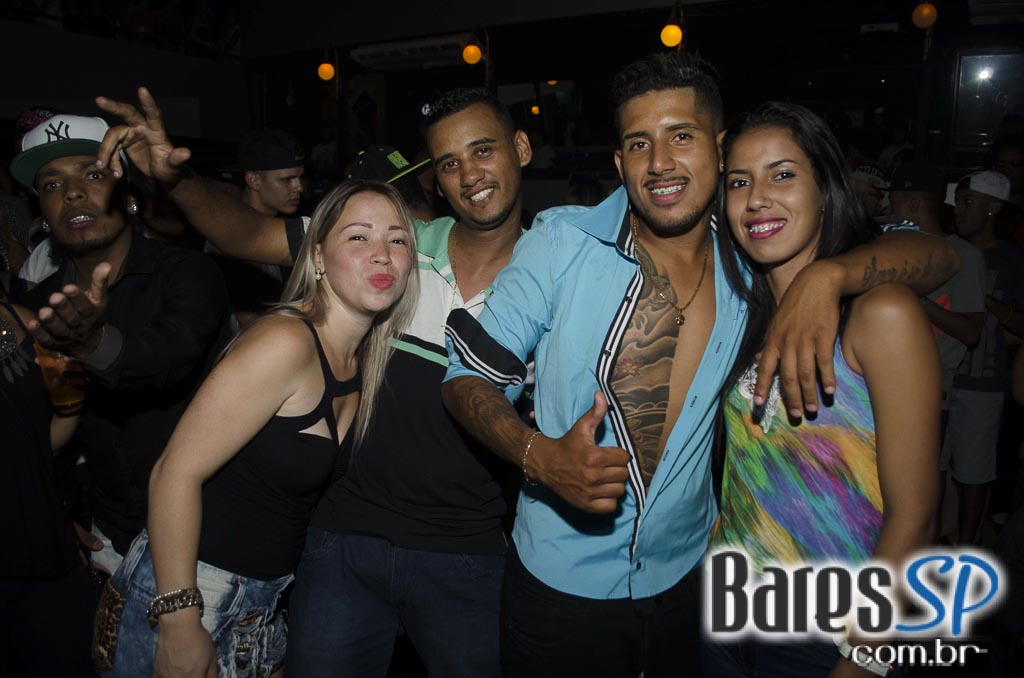 Cantor Mumuzinho se apresentou nesta sexta-feira no Carioca Club Cantor Mumuzinho se apresentou nesta sexta-feira no Carioca Club