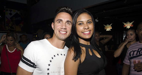 Cantor Mumuzinho se apresentou nesta sexta-feira no Carioca Club