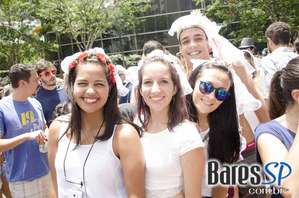 Bloco Casa Comigo 2016 desfilou pelas ruas da Brigadeiro Faria Lima Bloco Casa Comigo 2016 desfilou pelas ruas da Brigadeiro Faria Lima