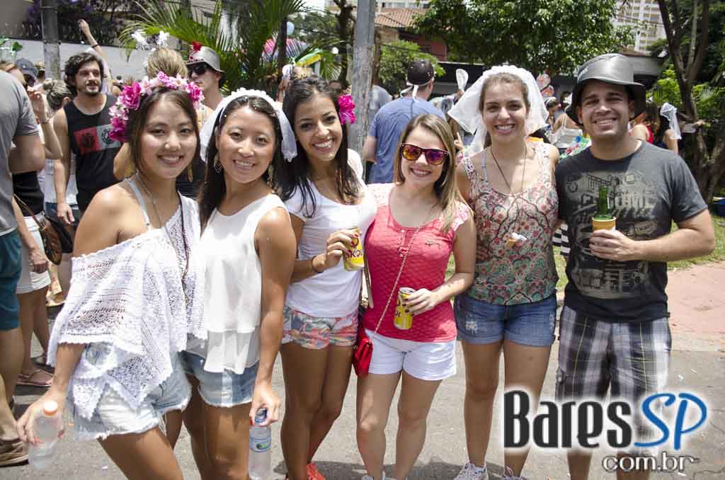 Bloco Casa Comigo 2016 desfilou pelas ruas da Brigadeiro Faria Lima Bloco Casa Comigo 2016 desfilou pelas ruas da Brigadeiro Faria Lima