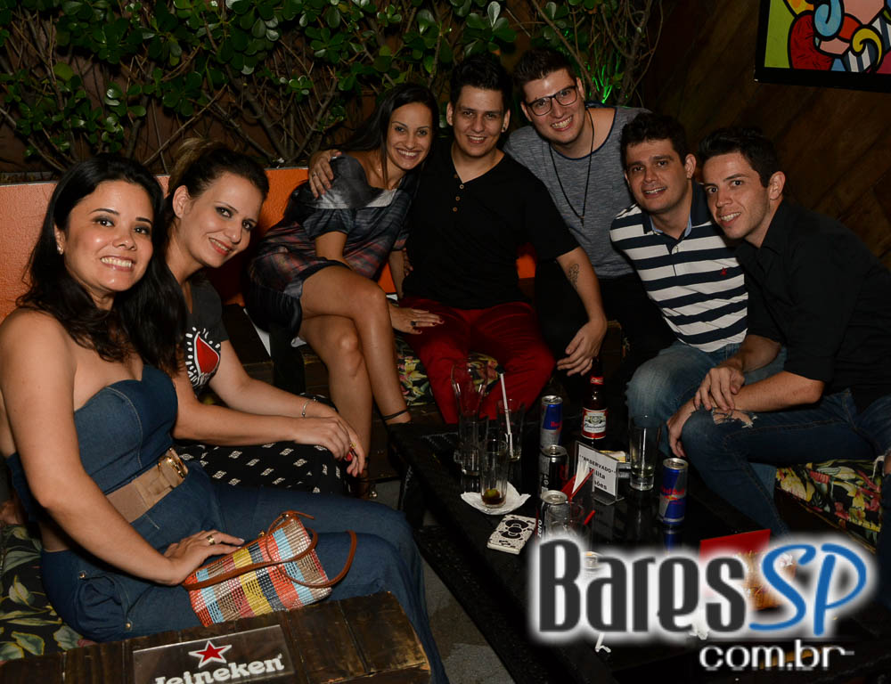 Noite do Gelinho com DJs Sandrinho, Zhenna e Daniel Tutunic no Akbar Lounge e Disco sábado Noite do Gelinho com DJs Sandrinho, Zhenna e Daniel Tutunic no Akbar Lounge e Disco sábado