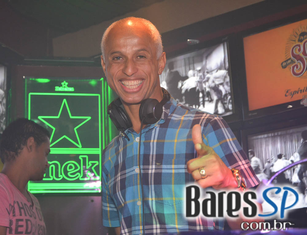 Noite do Gelinho com DJs Sandrinho, Zhenna e Daniel Tutunic no Akbar Lounge e Disco sábado Noite do Gelinho com DJs Sandrinho, Zhenna e Daniel Tutunic no Akbar Lounge e Disco sábado