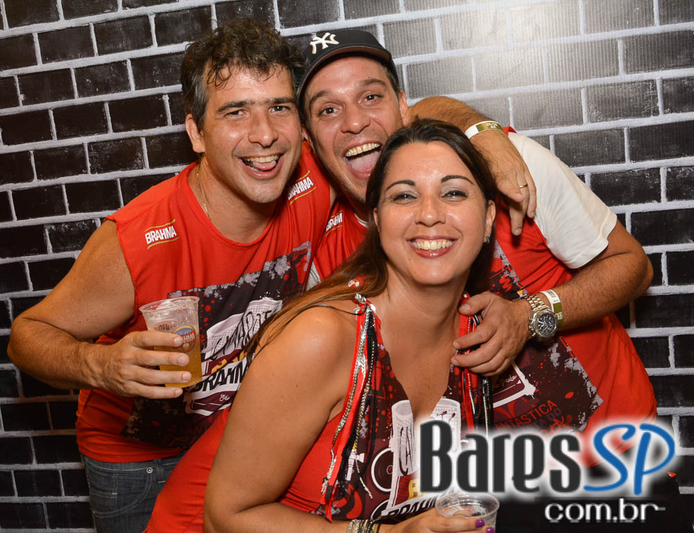 Camarote Bar Brahma promoveu a Fantastica Festa do Chopp com shows de Tiago Abravanel e Mr. Catra Camarote Bar Brahma promoveu a Fantastica Festa do Chopp com shows de Tiago Abravanel e Mr. Catra