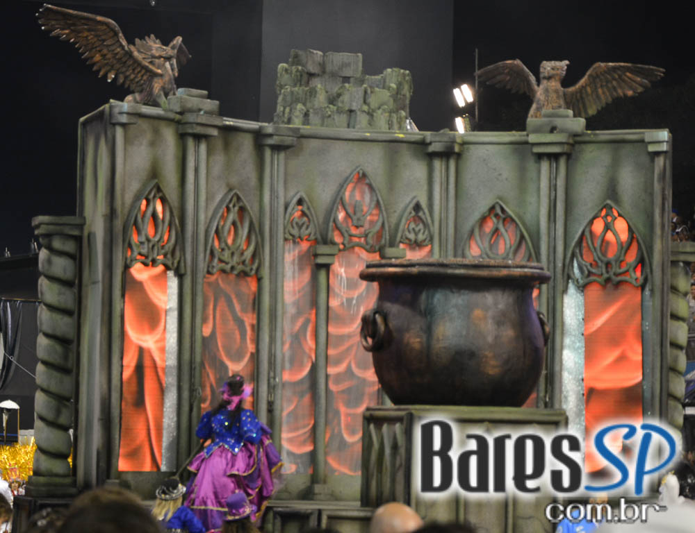 Camarote Bar Brahma promoveu a Fantastica Festa do Chopp com shows de Tiago Abravanel e Mr. Catra Camarote Bar Brahma promoveu a Fantastica Festa do Chopp com shows de Tiago Abravanel e Mr. Catra