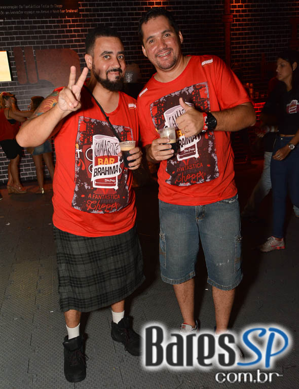 Camarote Bar Brahma promoveu a Fantastica Festa do Chopp com shows de Tiago Abravanel e Mr. Catra Camarote Bar Brahma promoveu a Fantastica Festa do Chopp com shows de Tiago Abravanel e Mr. Catra