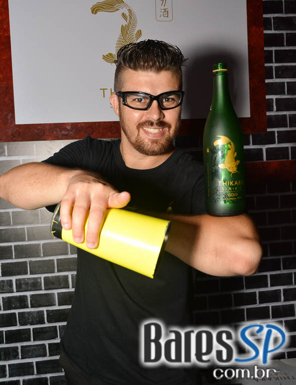 Camarote Bar Brahma promoveu a Fantastica Festa do Chopp com shows de Tiago Abravanel e Mr. Catra Camarote Bar Brahma promoveu a Fantastica Festa do Chopp com shows de Tiago Abravanel e Mr. Catra